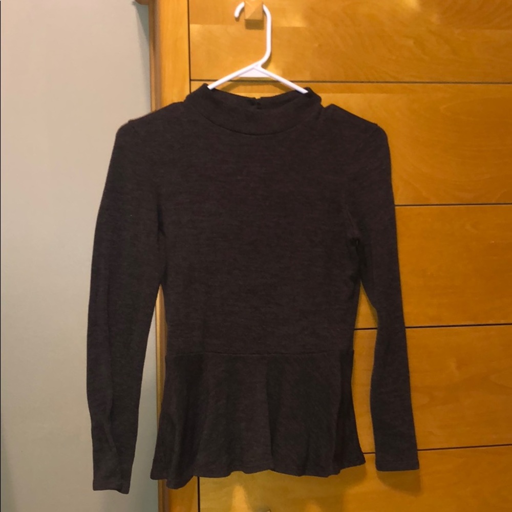 Gray peplum top, size S